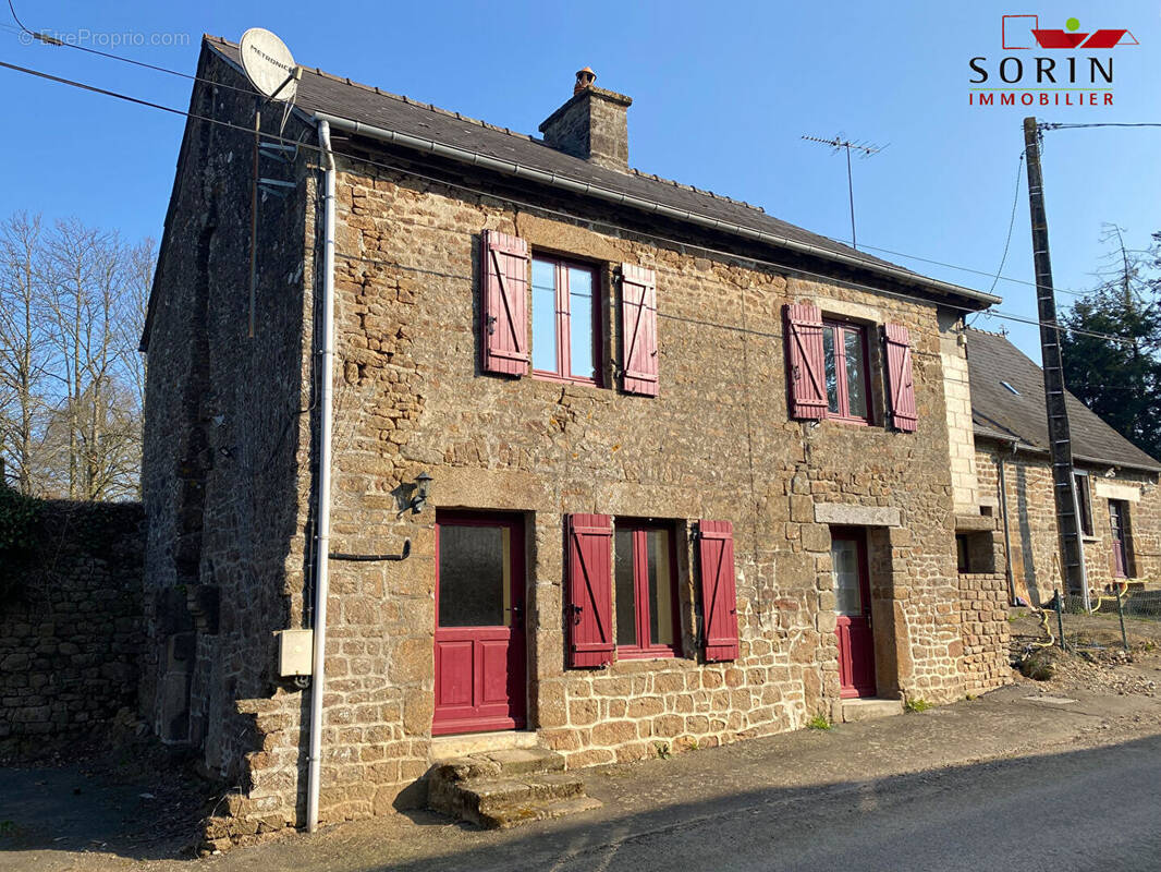 Maison à SAINT-DENIS-DE-GASTINES