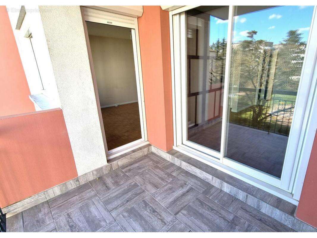 Appartement à DECINES-CHARPIEU