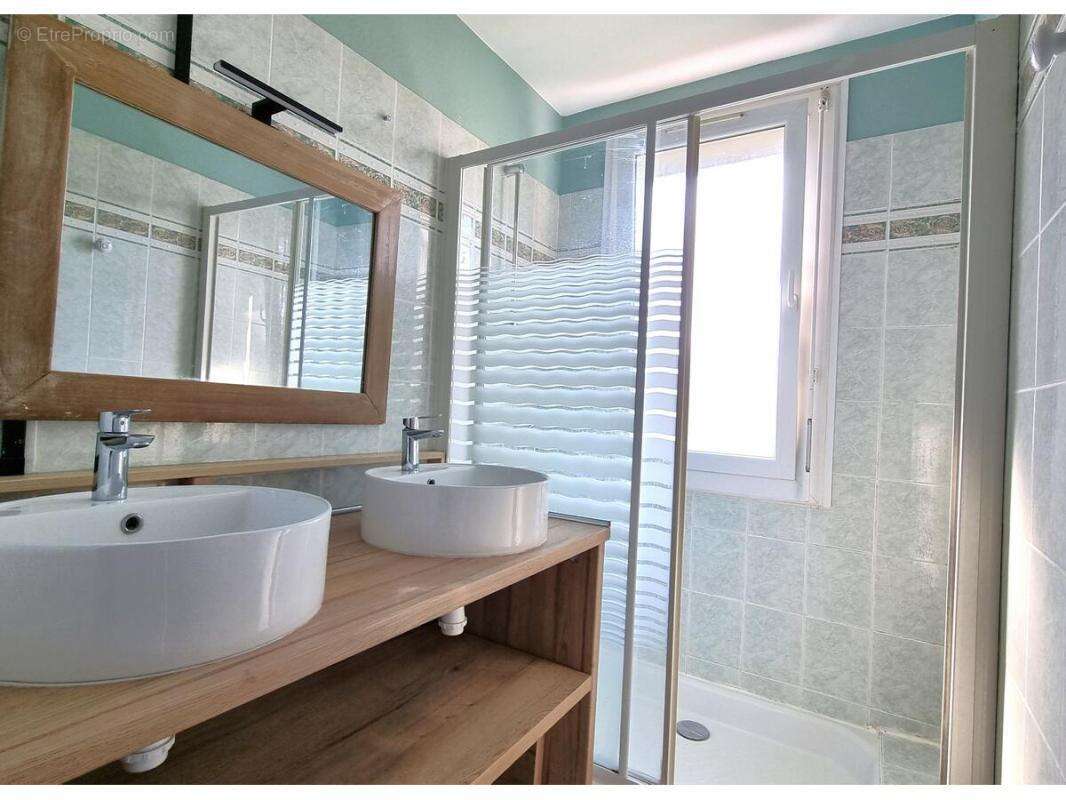 Appartement à DECINES-CHARPIEU