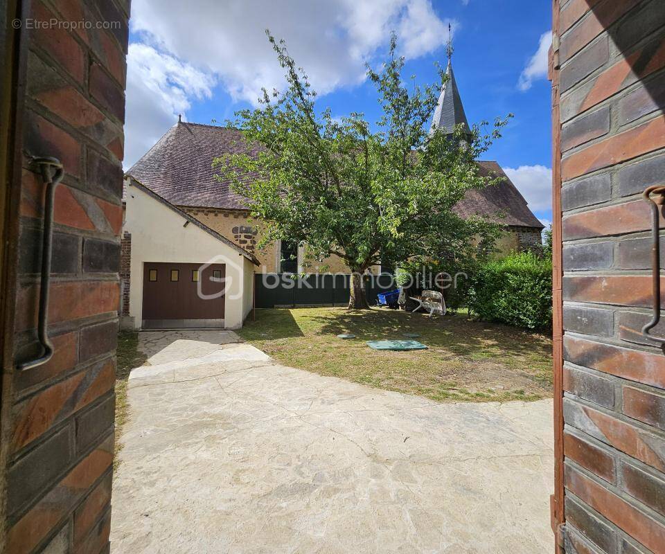 Maison à LA CROIX-DU-PERCHE