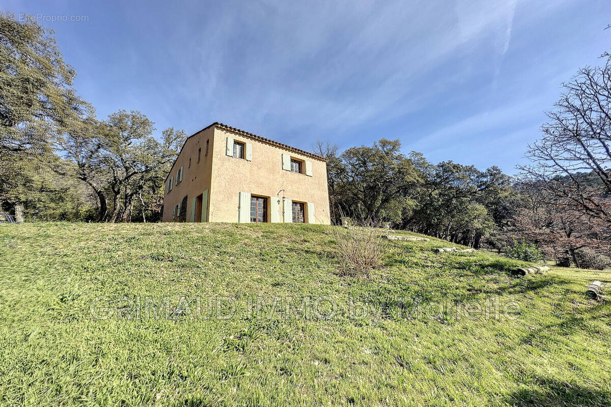 Maison à LA GARDE-FREINET