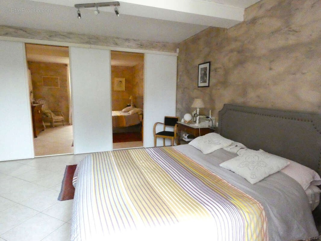 Maison à SAINT-LEON-SUR-L&#039;ISLE