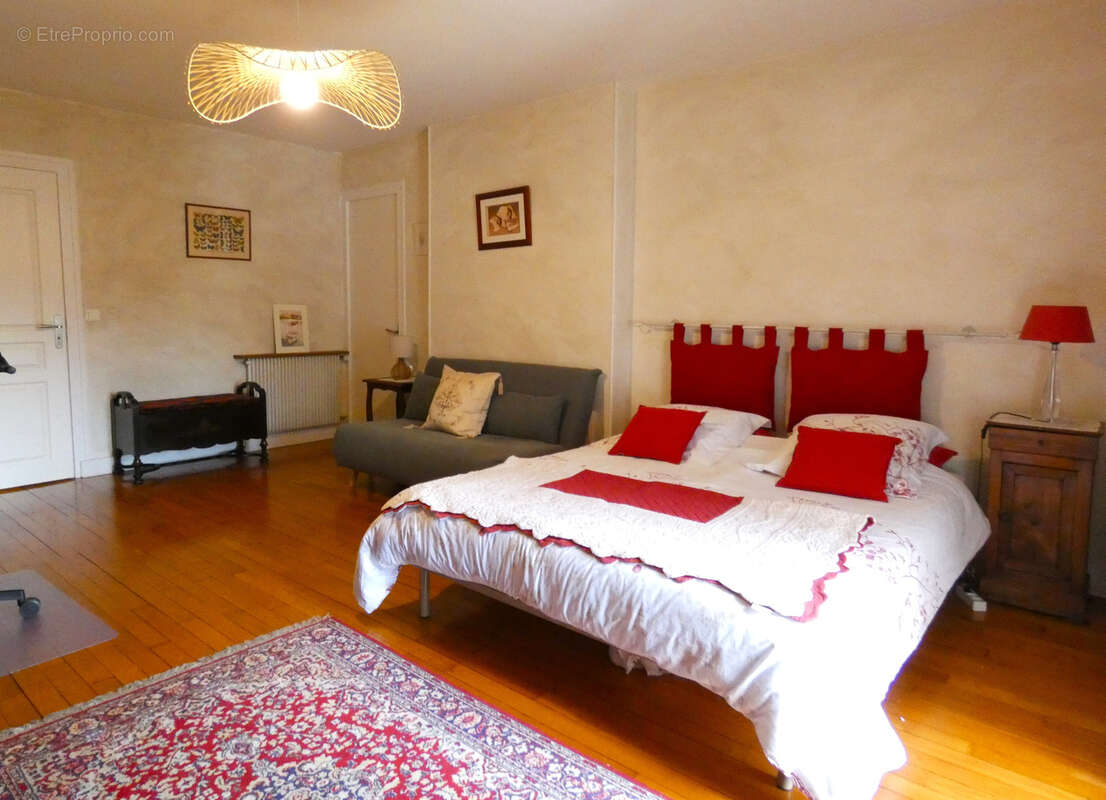 Maison à SAINT-LEON-SUR-L&#039;ISLE