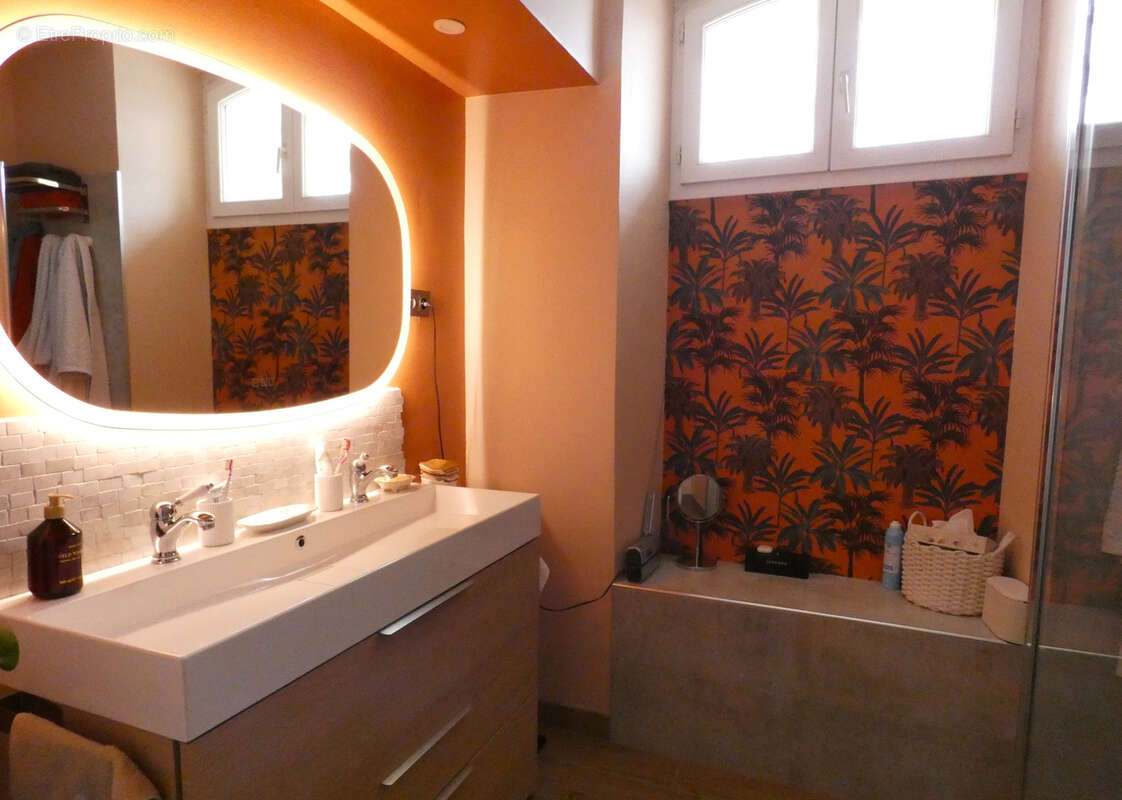 Maison à SAINT-LEON-SUR-L&#039;ISLE