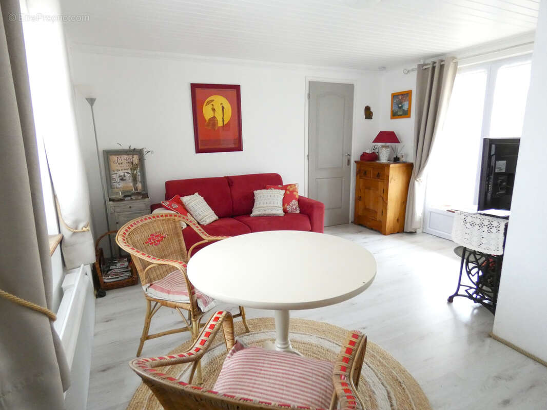 Maison à SAINT-LEON-SUR-L&#039;ISLE