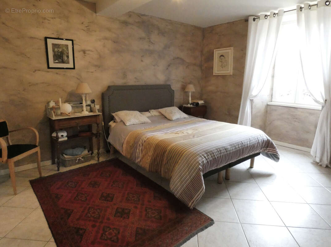 Maison à SAINT-LEON-SUR-L&#039;ISLE