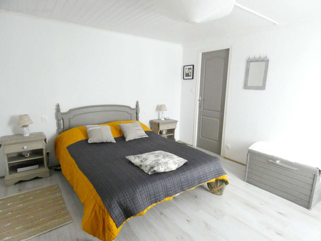 Maison à SAINT-LEON-SUR-L&#039;ISLE