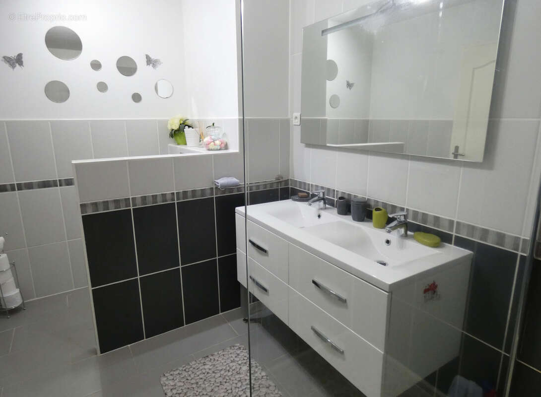 Maison à SAINT-LEON-SUR-L&#039;ISLE