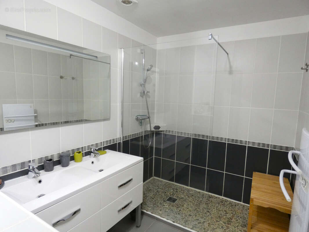 Maison à SAINT-LEON-SUR-L&#039;ISLE