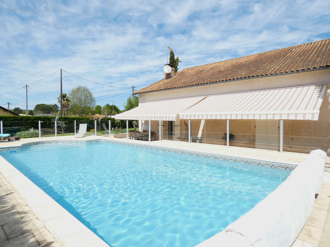 Maison à SAINT-LEON-SUR-L&#039;ISLE