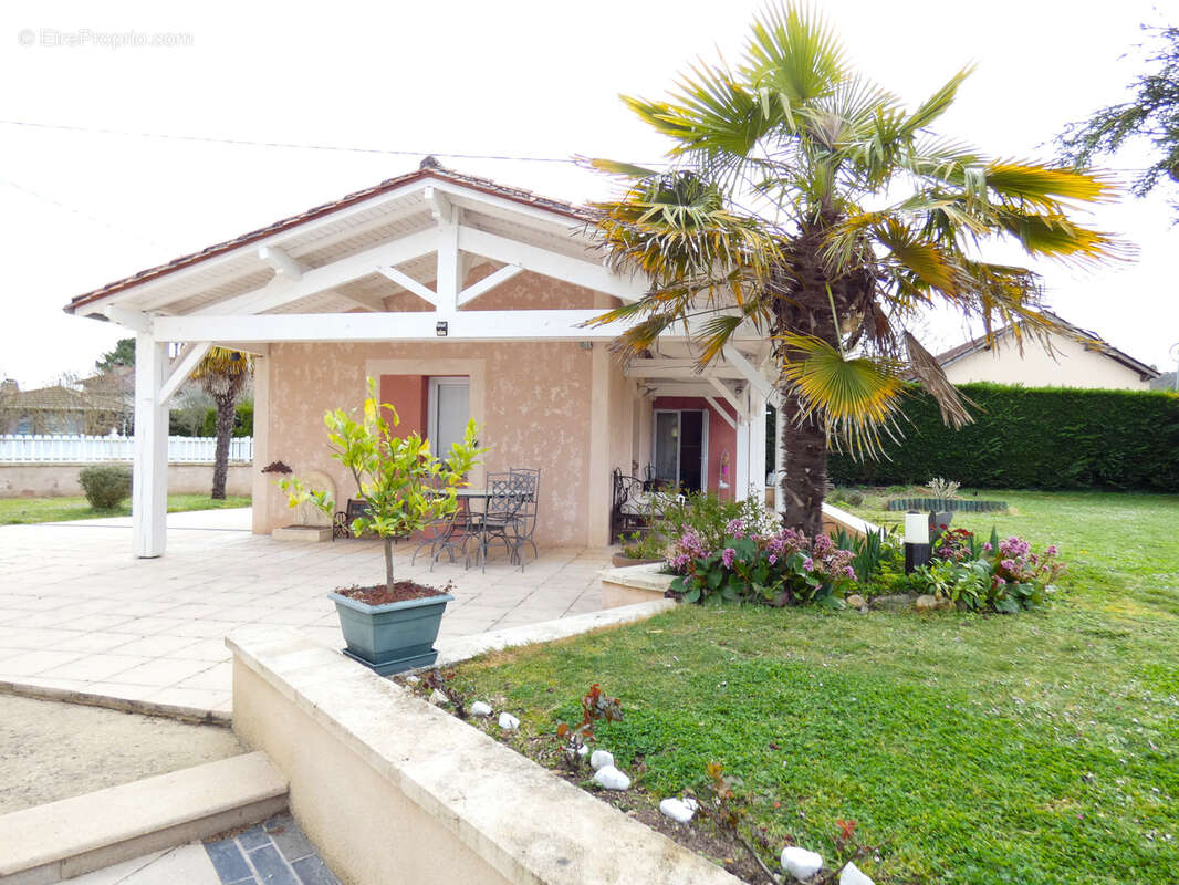 Maison à SAINT-LEON-SUR-L&#039;ISLE