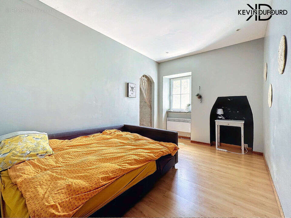 Maison à SAINT-PIERRE-SAINT-JEAN