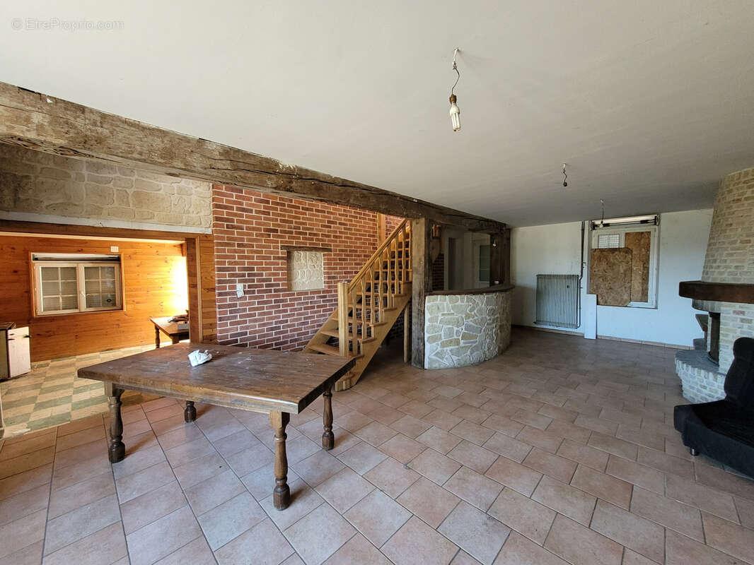 Maison à AVESNELLES