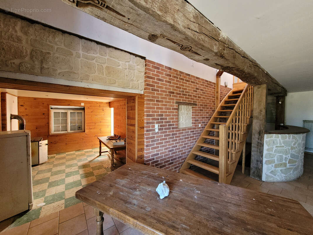 Maison à AVESNELLES