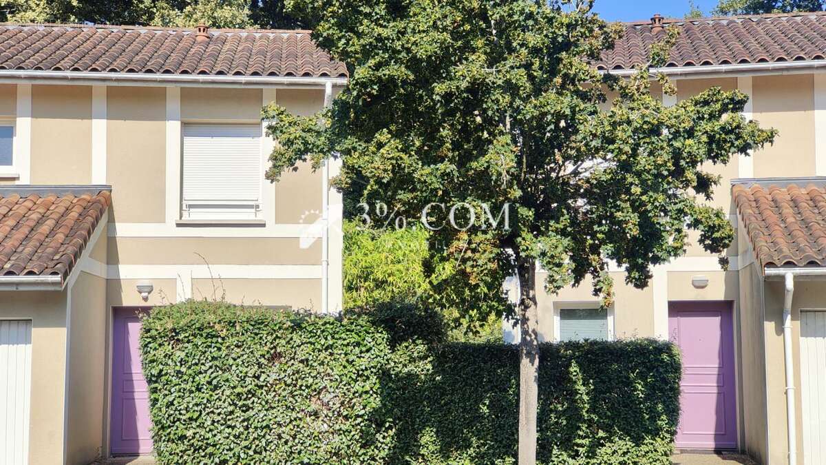 Maison à SAINT-PIERRE-DU-MONT