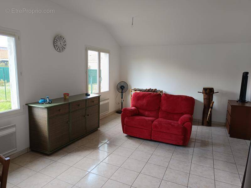 Maison à SAINT-SEURIN-SUR-L&#039;ISLE