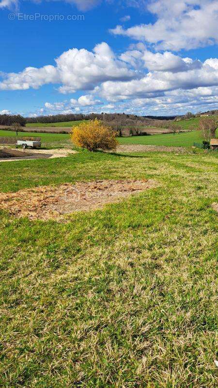 Maison à LA CHAPELLE-GONAGUET
