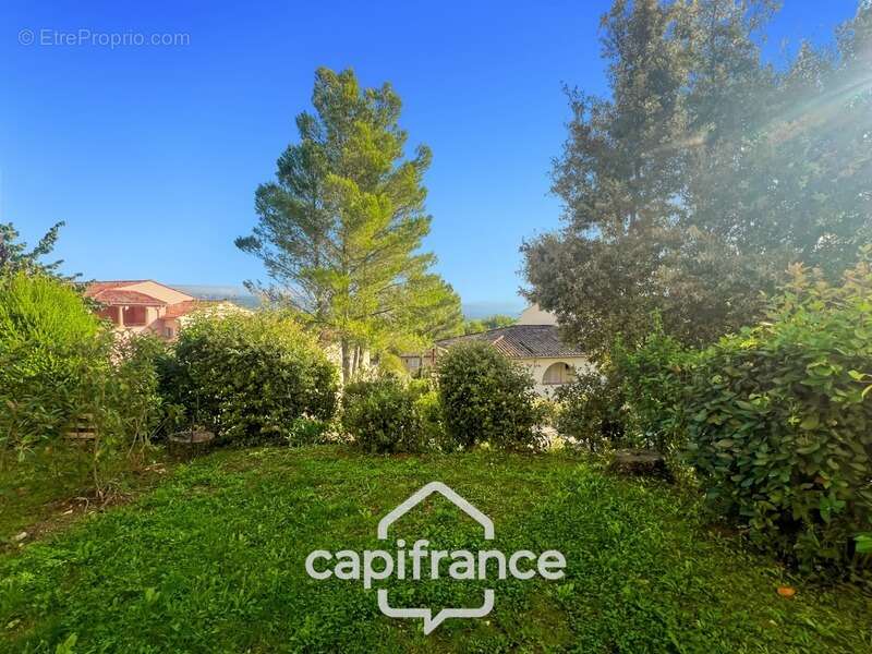 Appartement à MALLEMORT