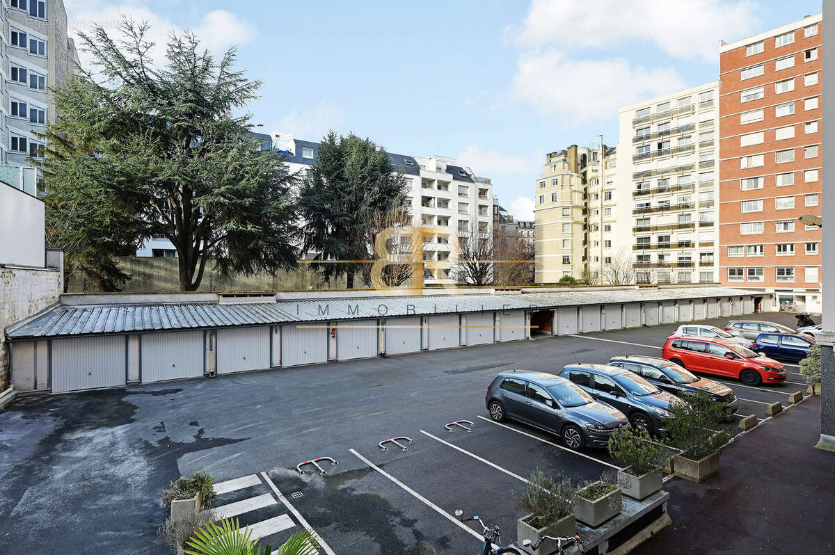 Commerce à PARIS-13E