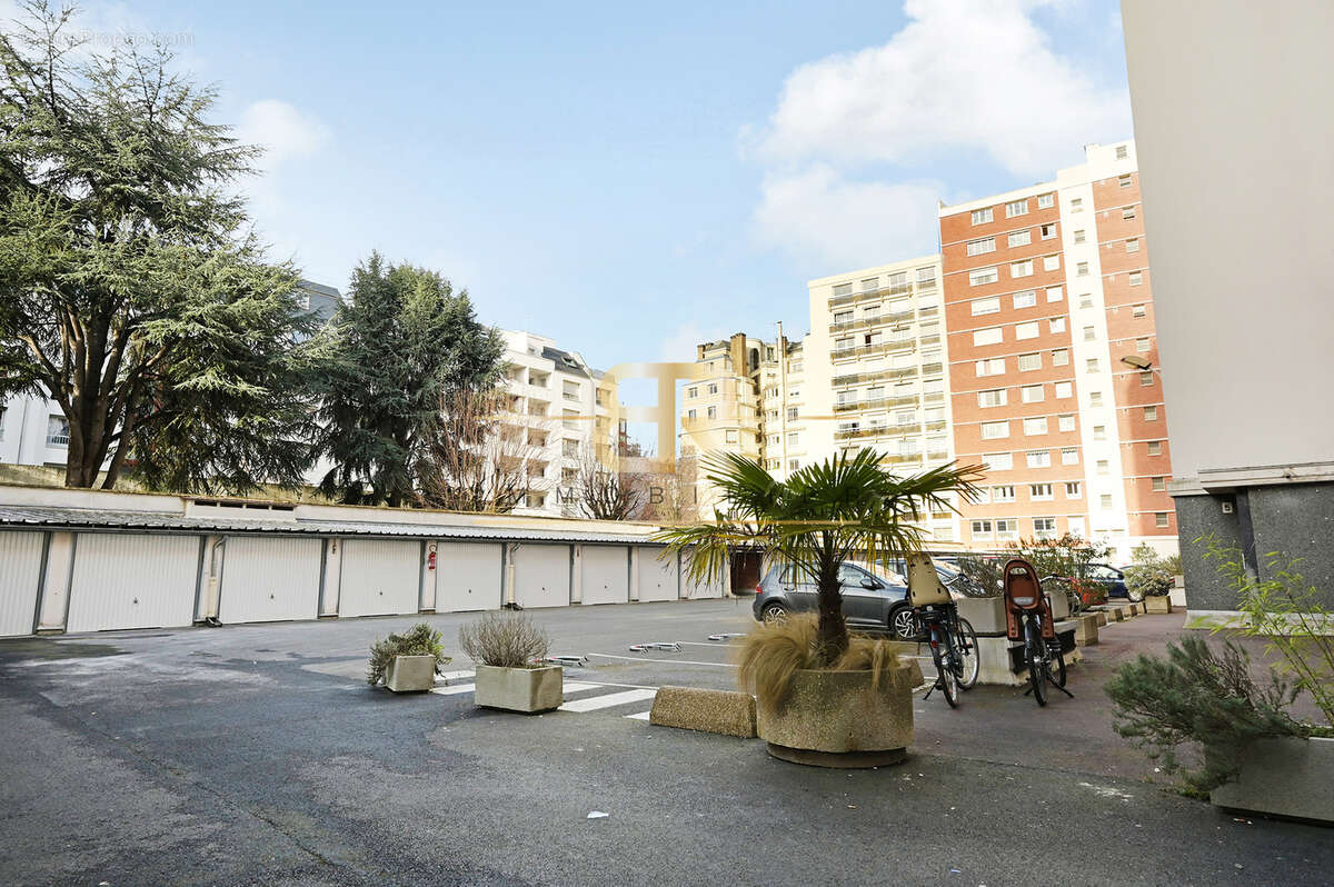 Commerce à PARIS-13E