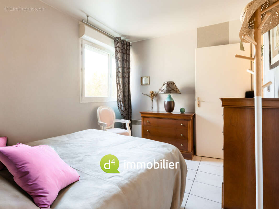 Appartement à MARSEILLE-1E
