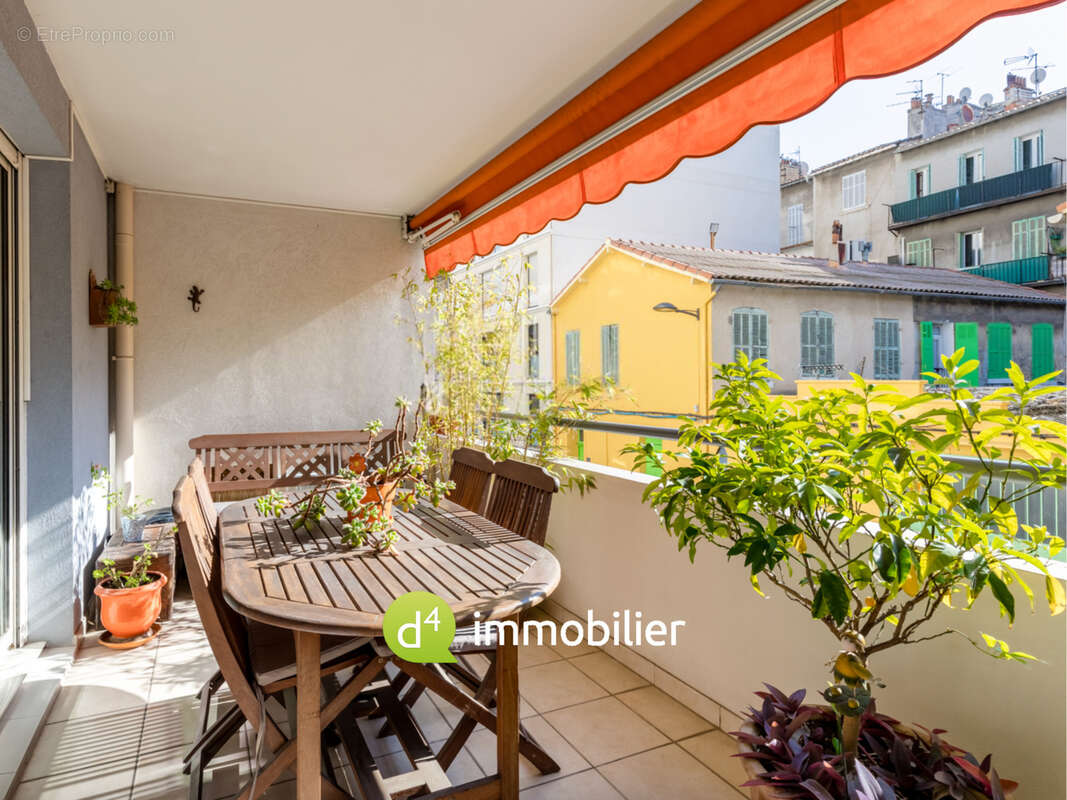 Appartement à MARSEILLE-1E