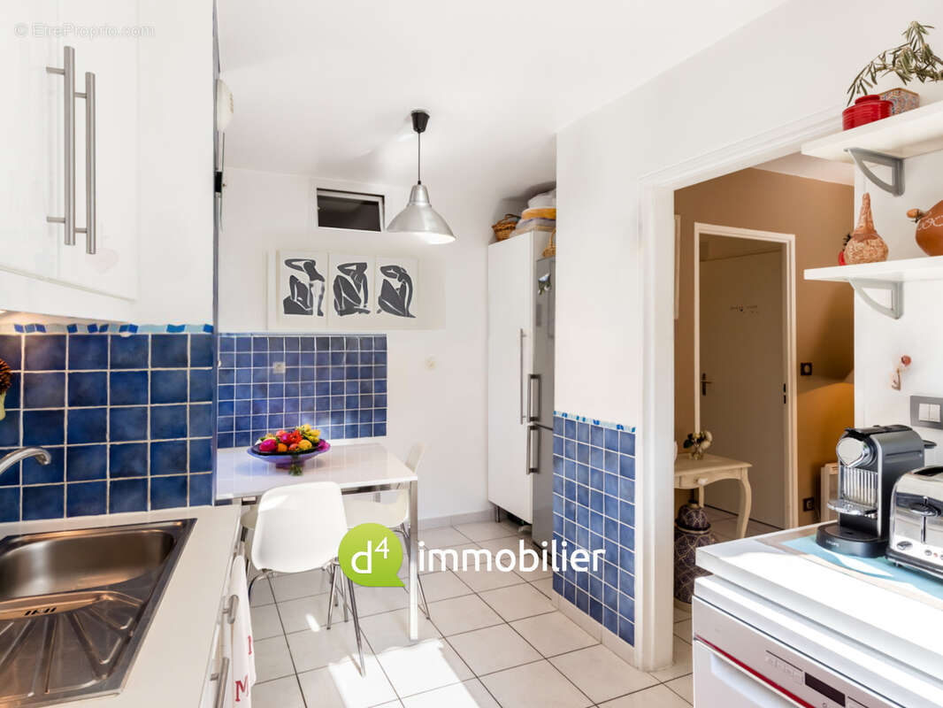 Appartement à MARSEILLE-1E