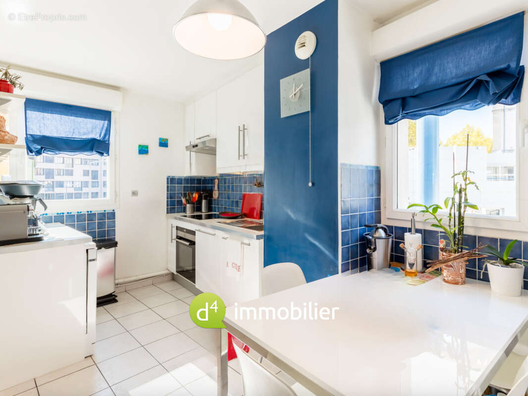 Appartement à MARSEILLE-1E
