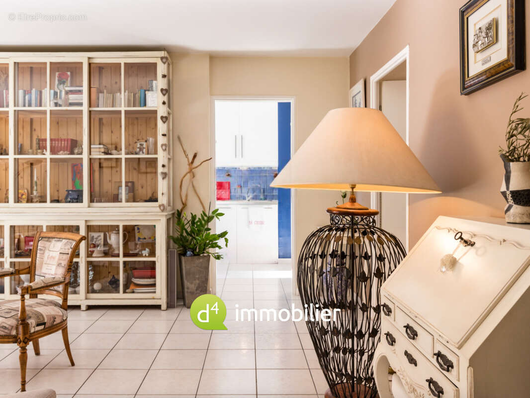 Appartement à MARSEILLE-1E