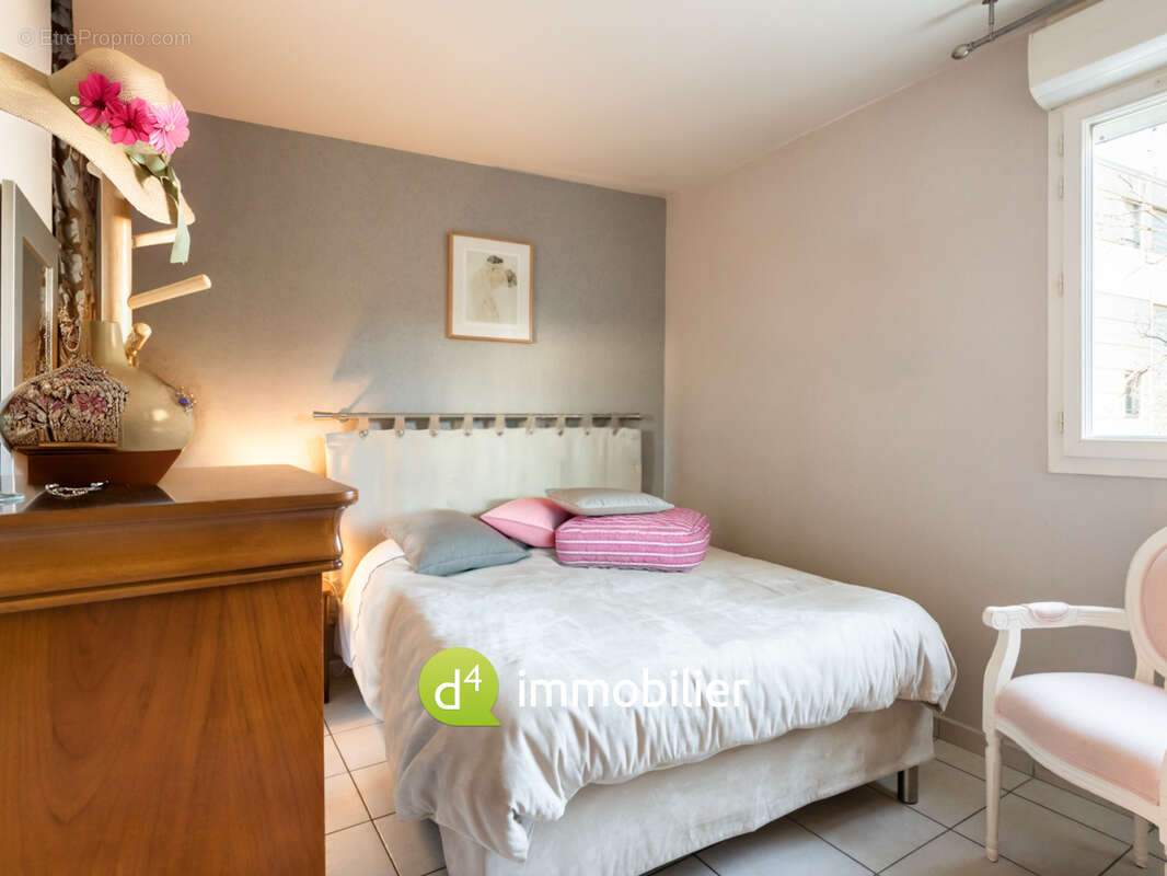 Appartement à MARSEILLE-1E