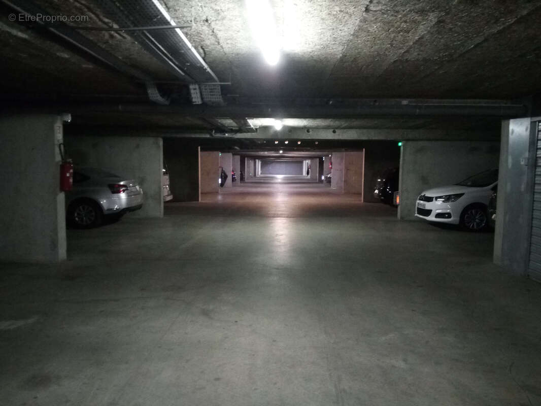 Parking à VILLEURBANNE