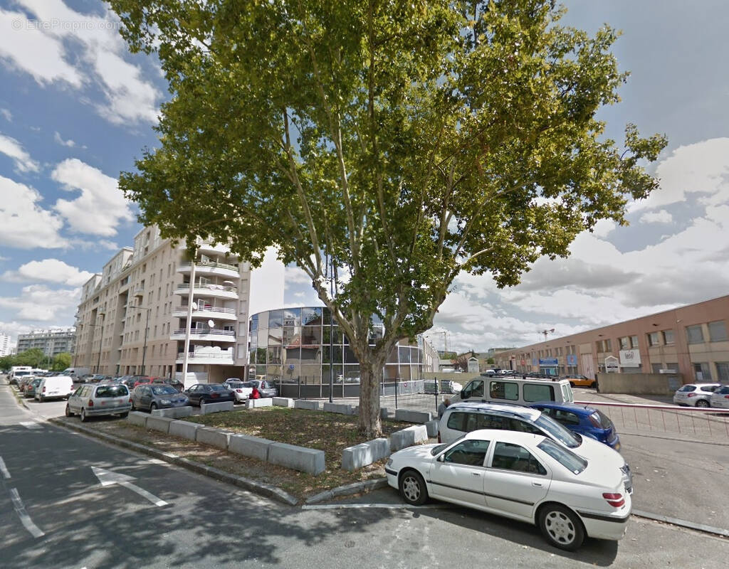 Parking à VILLEURBANNE