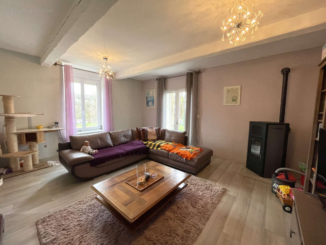 Maison à HAUTERIVES