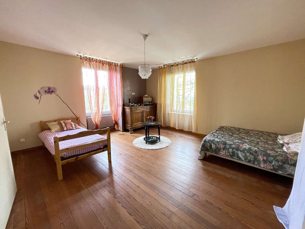 Maison à HAUTERIVES