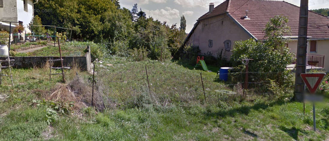 Terrain à SAINT-MAURICE-COLOMBIER