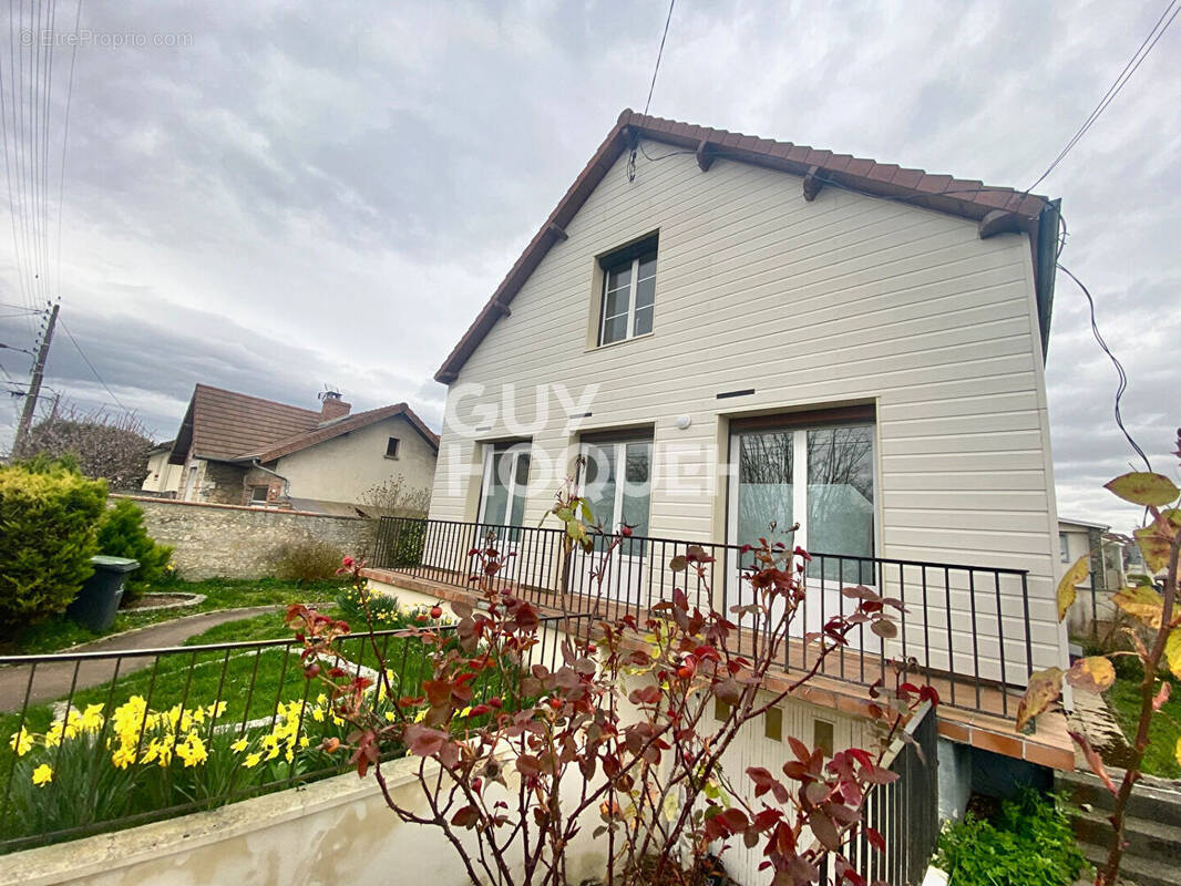 Maison à MONDEVILLE