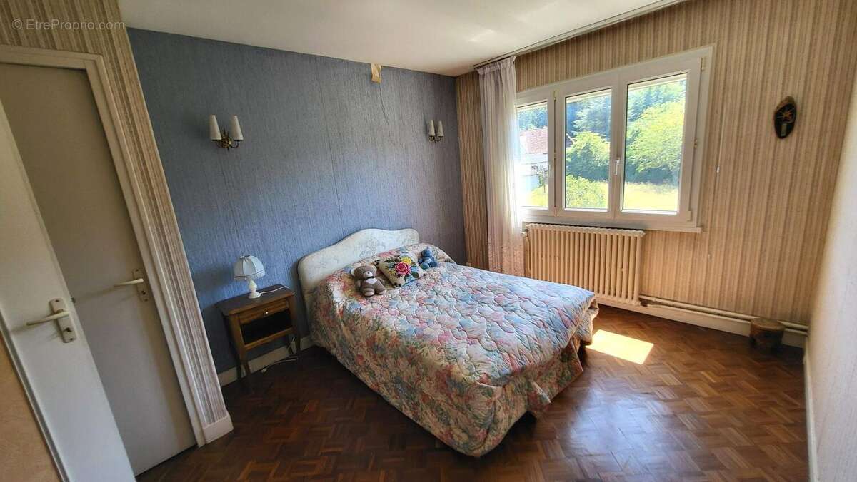 Maison à LES CLAYES-SOUS-BOIS