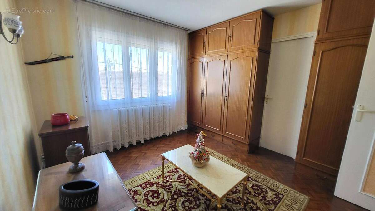 Maison à LES CLAYES-SOUS-BOIS