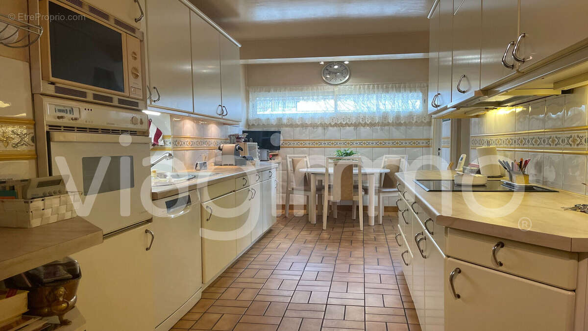 Appartement à MARSEILLE-9E
