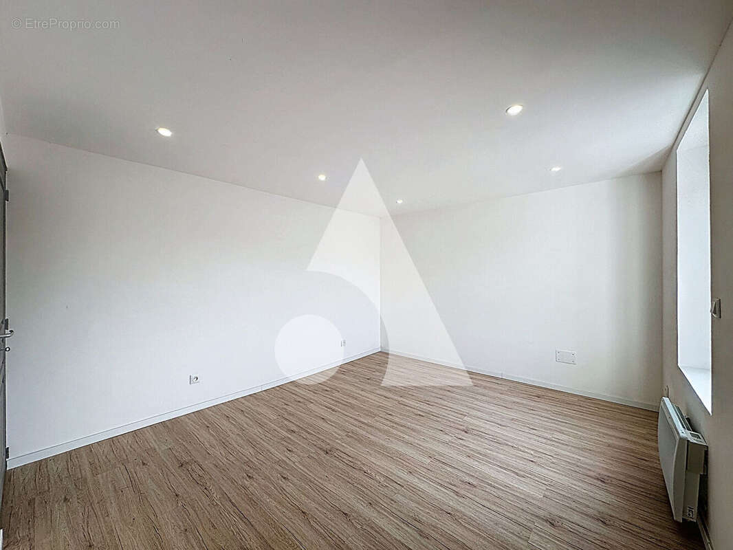 Maison à VIEUX-CONDE