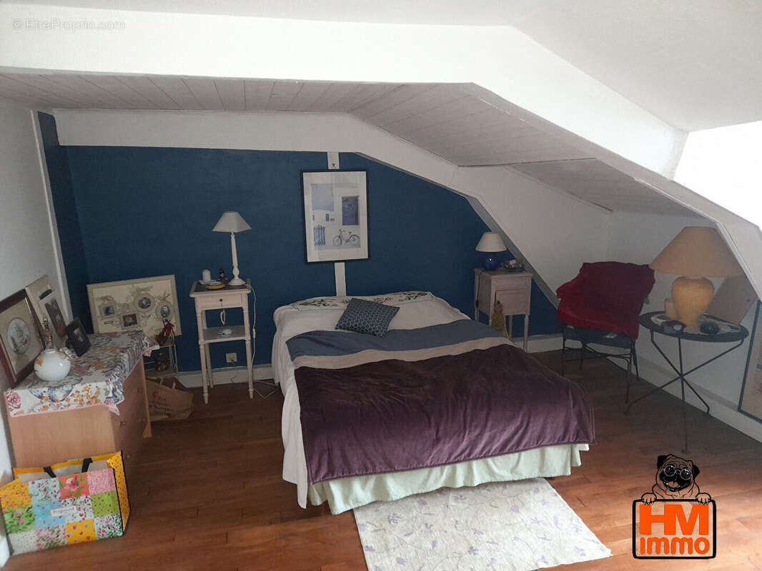 Maison à SAINT-LEONARD-DE-NOBLAT