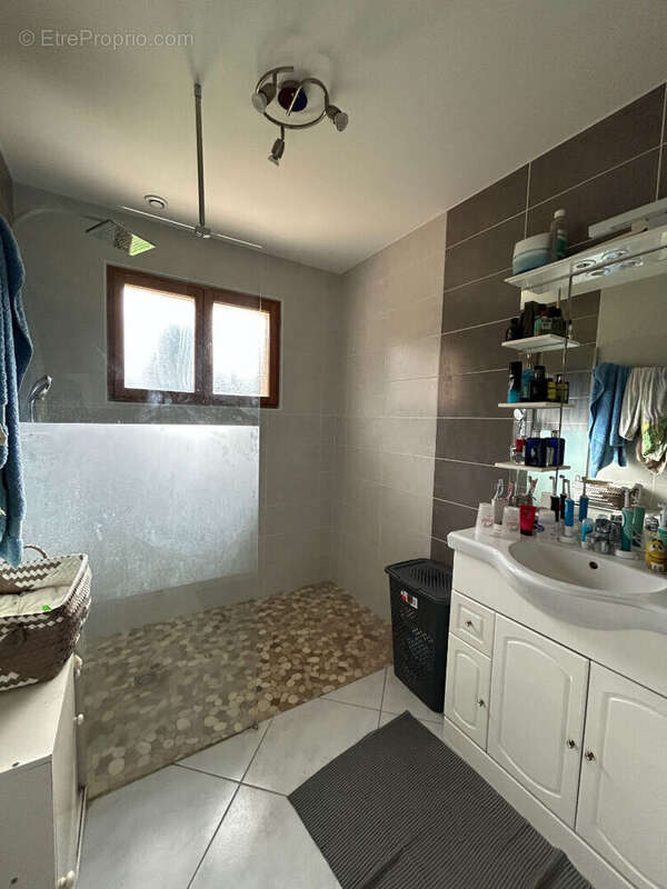 Maison à NEUVILLE-LES-DAMES