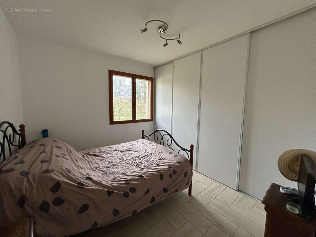 Maison à NEUVILLE-LES-DAMES