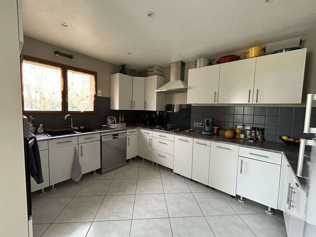 Maison à NEUVILLE-LES-DAMES