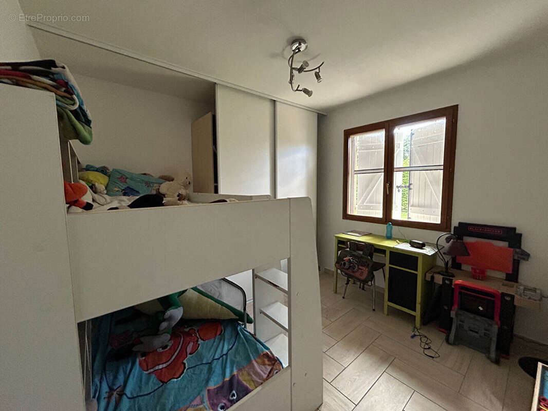 Maison à NEUVILLE-LES-DAMES