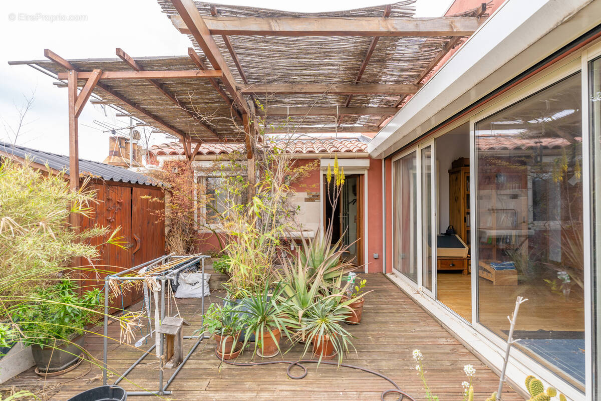 Appartement à MARSEILLE-4E