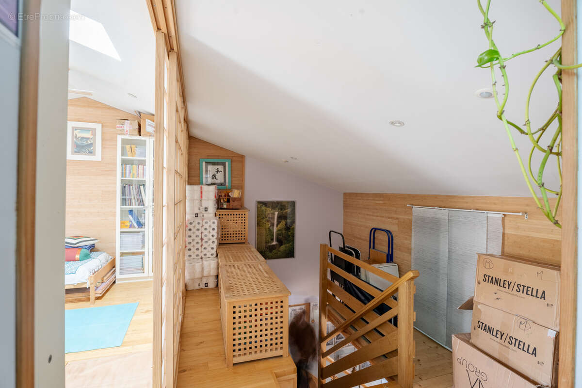 Appartement à MARSEILLE-4E