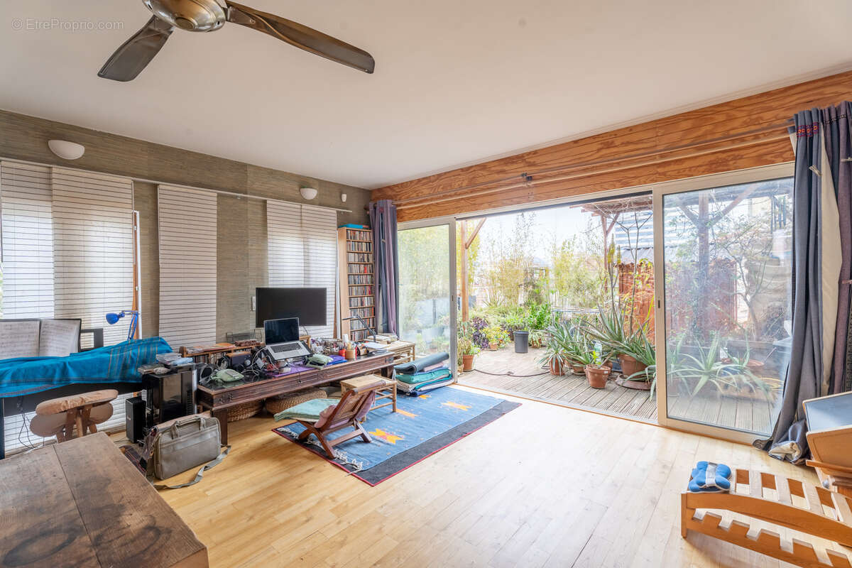 Appartement à MARSEILLE-4E