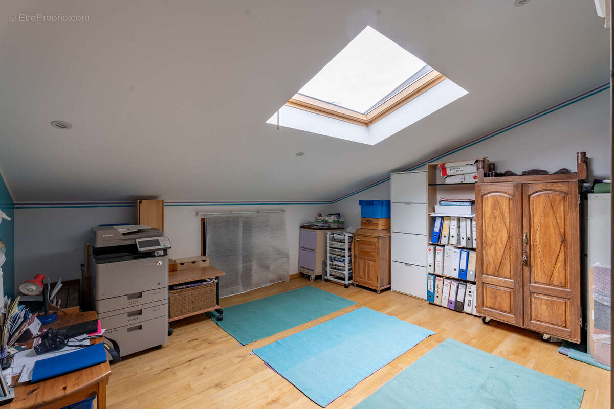 Appartement à MARSEILLE-4E