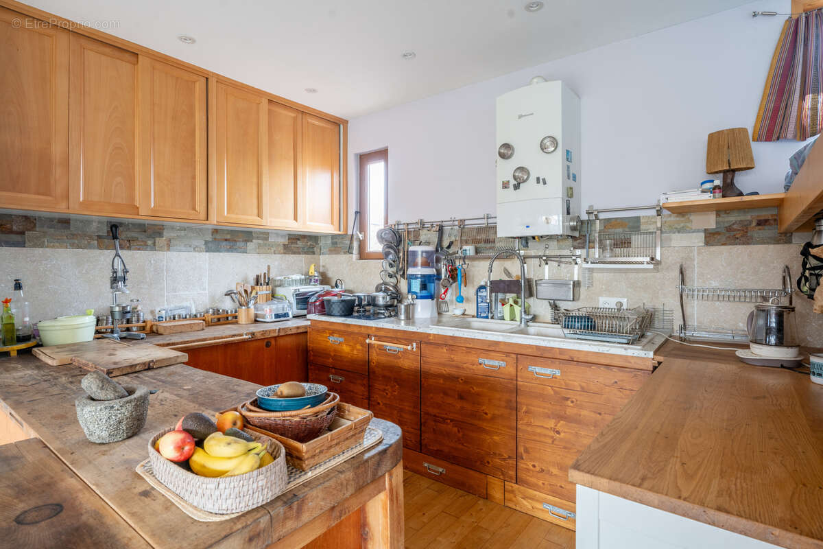 Appartement à MARSEILLE-4E